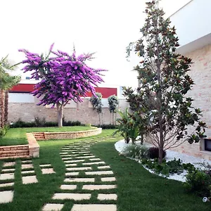 https://villa-pina-bari.barihotels.org